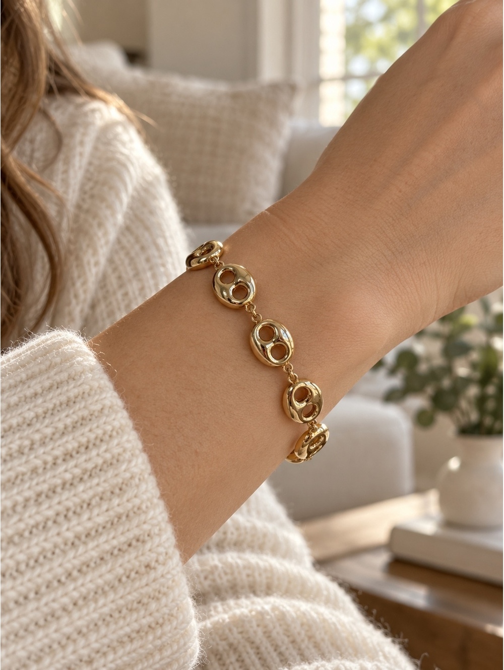 18K Gold Plated Oval Cutout Link Bracelet